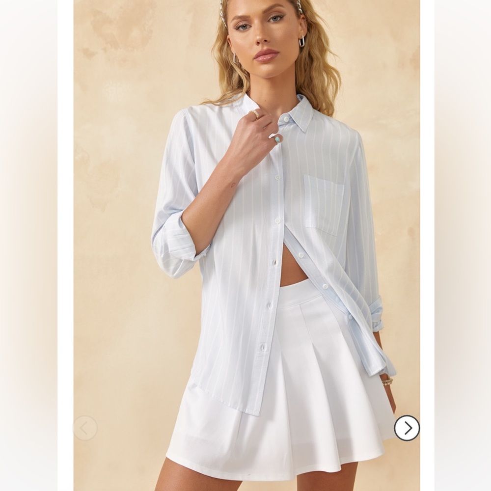 🌸LAST1️⃣🌸NWT Francesca’s Leona Stripe Button Down Top